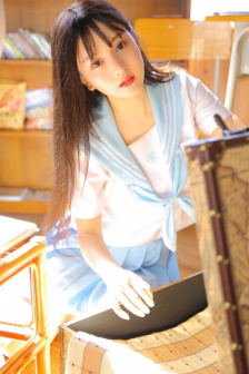 男生和女生在一起差差差的视频轮滑鞋